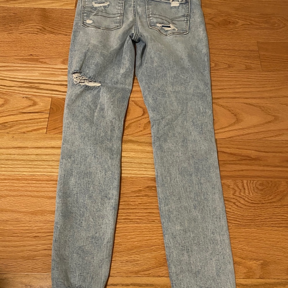 Brand new American Eagle ripped bluejeans